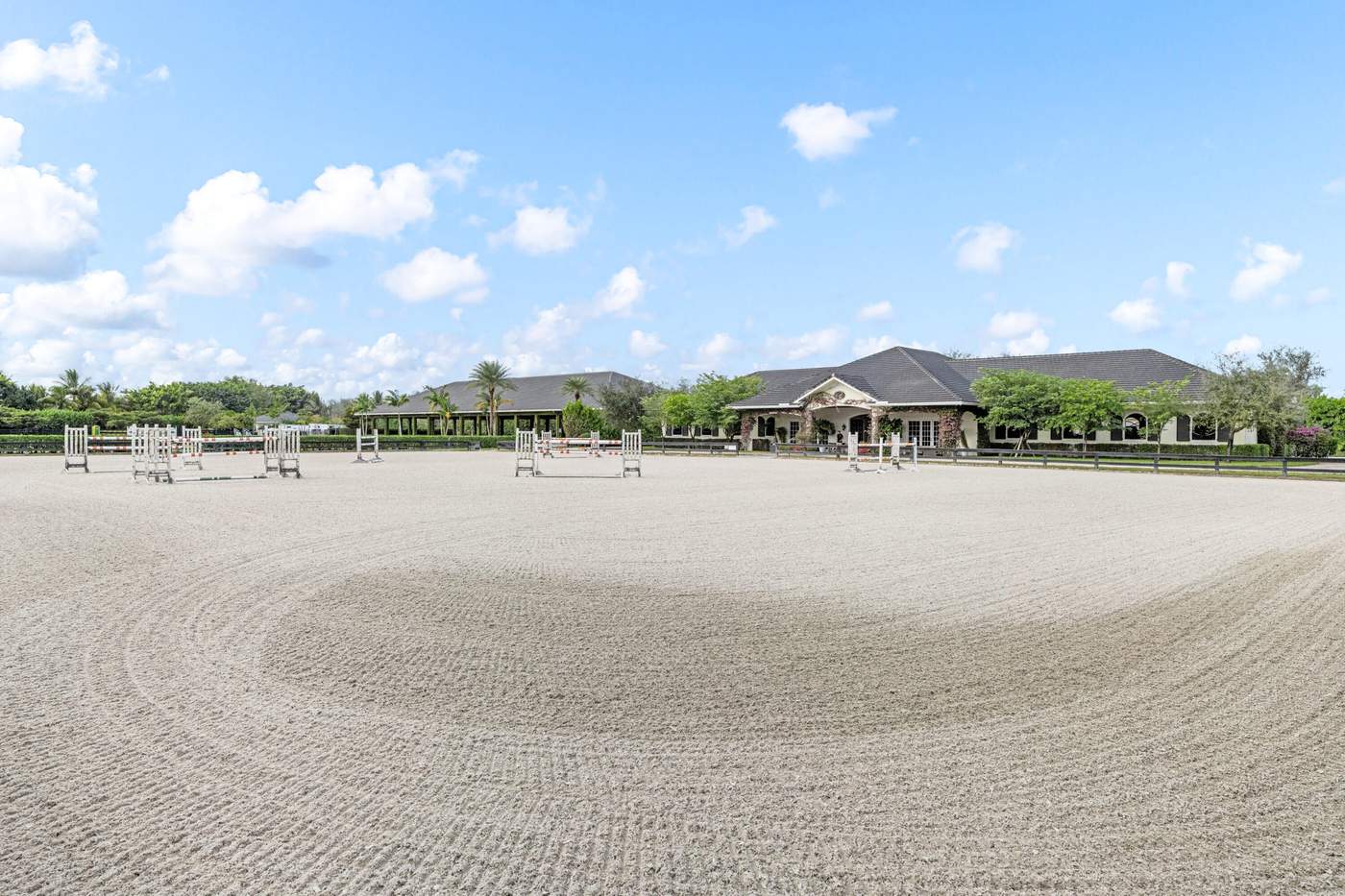 Golden Equestrian Stables facilities